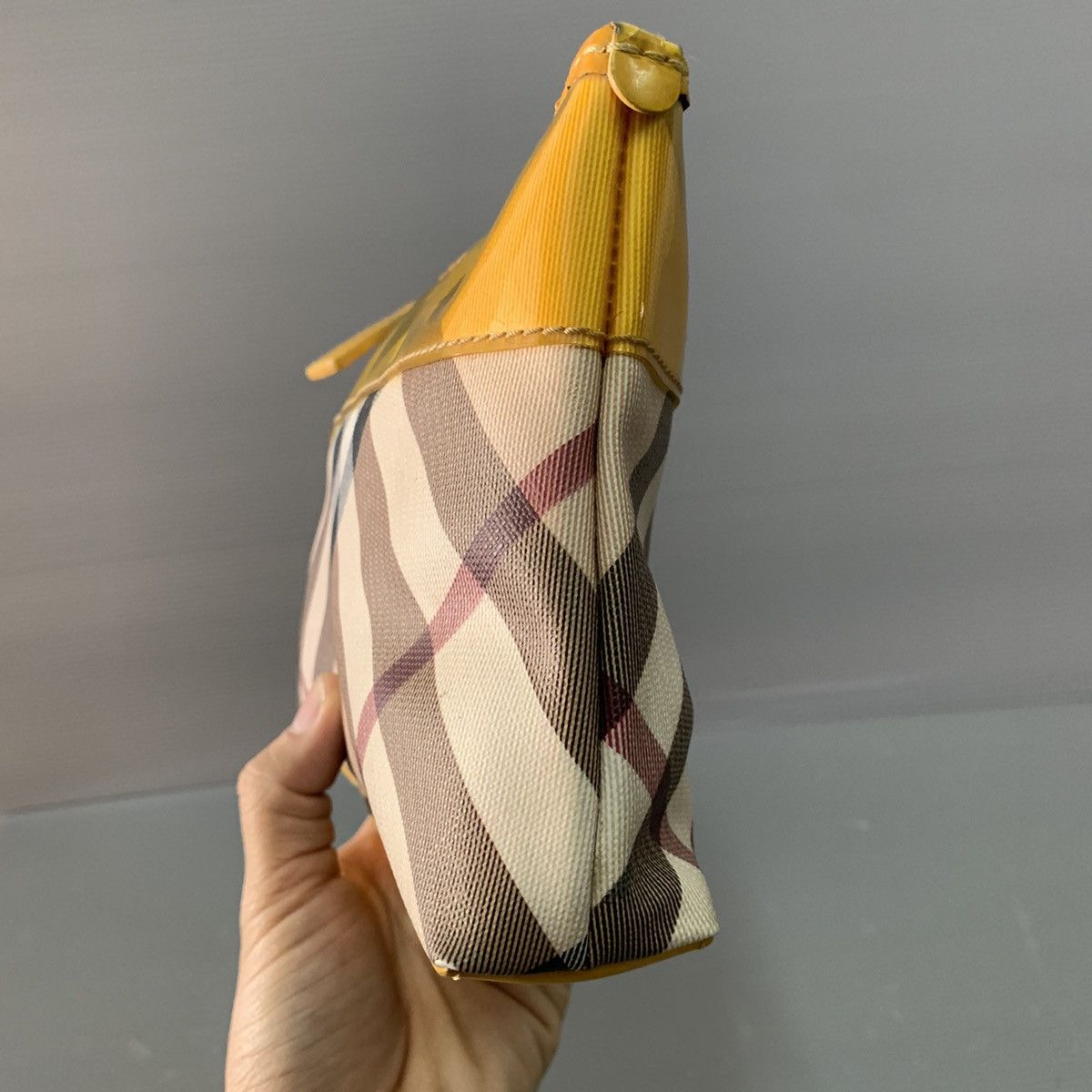 Burberry Burberry Pouch Clutch Bag Size ONE SIZE - 3 Thumbnail