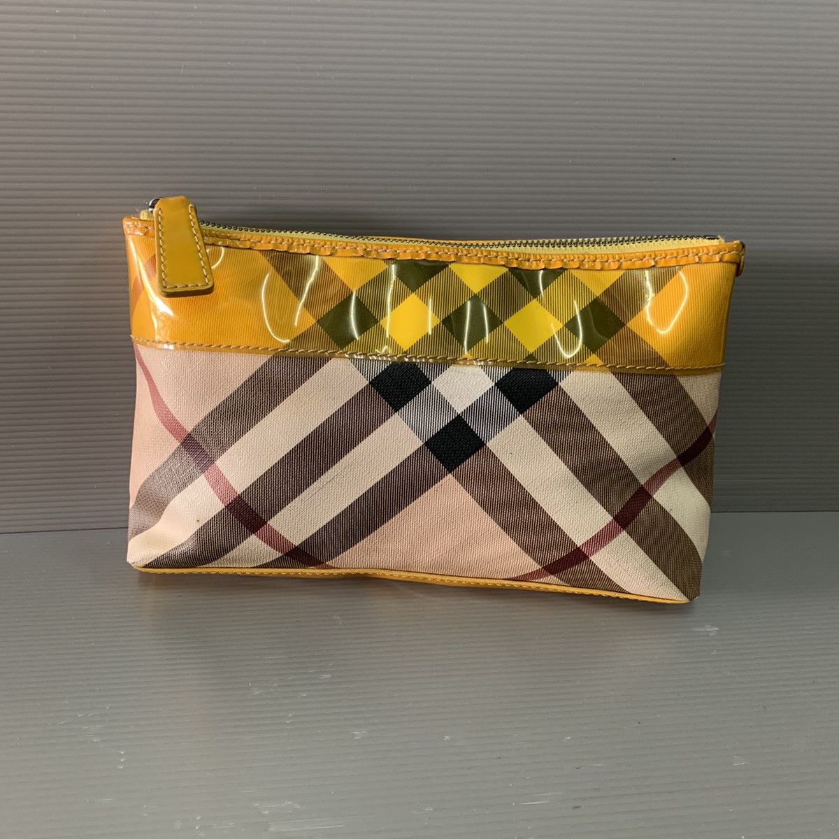 Burberry Burberry Pouch Clutch Bag Size ONE SIZE - 1 Thumbnail