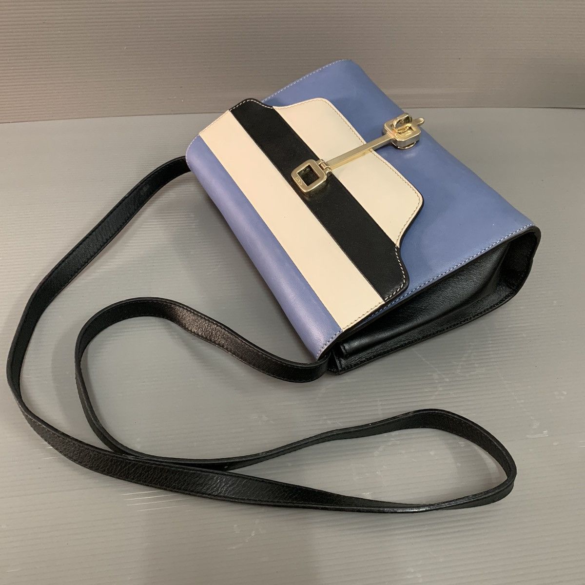 Tod's Tods Leather Slingbag Size ONE SIZE - 2 Thumbnail