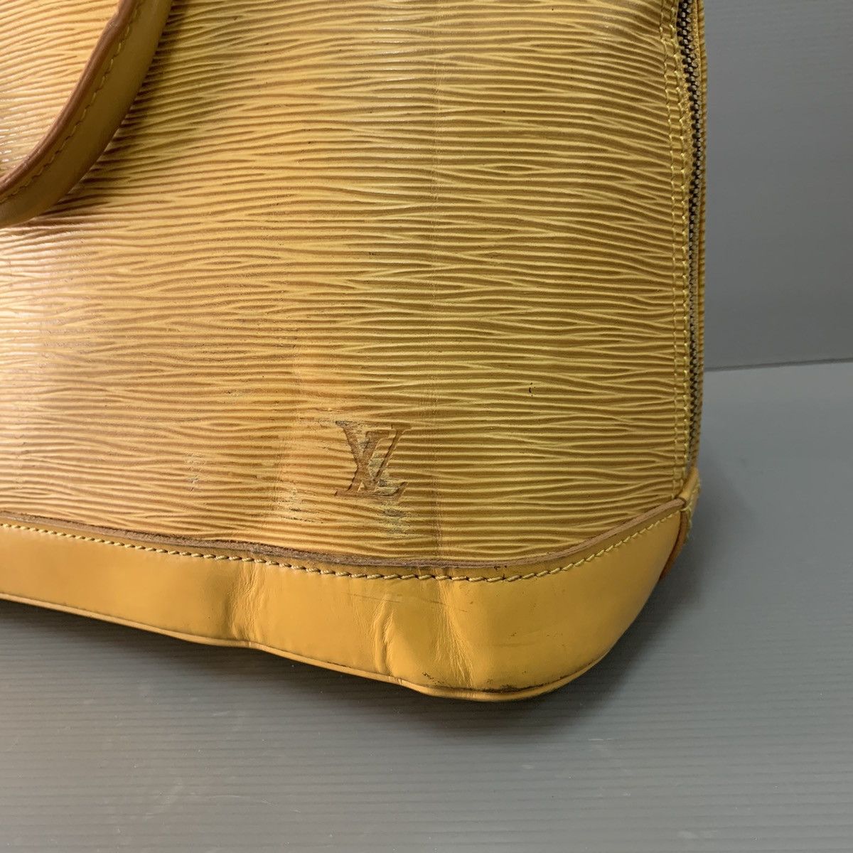 Louis Vuitton Louis Vuitton Epi Leather Alma Size ONE SIZE - 7 Thumbnail