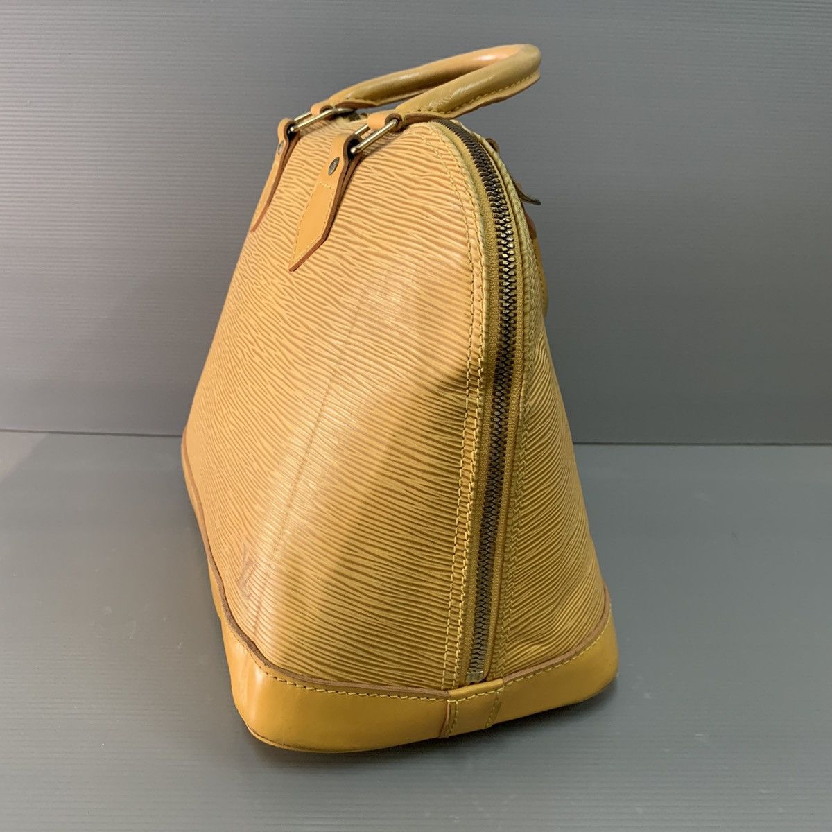 Louis Vuitton Louis Vuitton Epi Leather Alma Size ONE SIZE - 2 Thumbnail