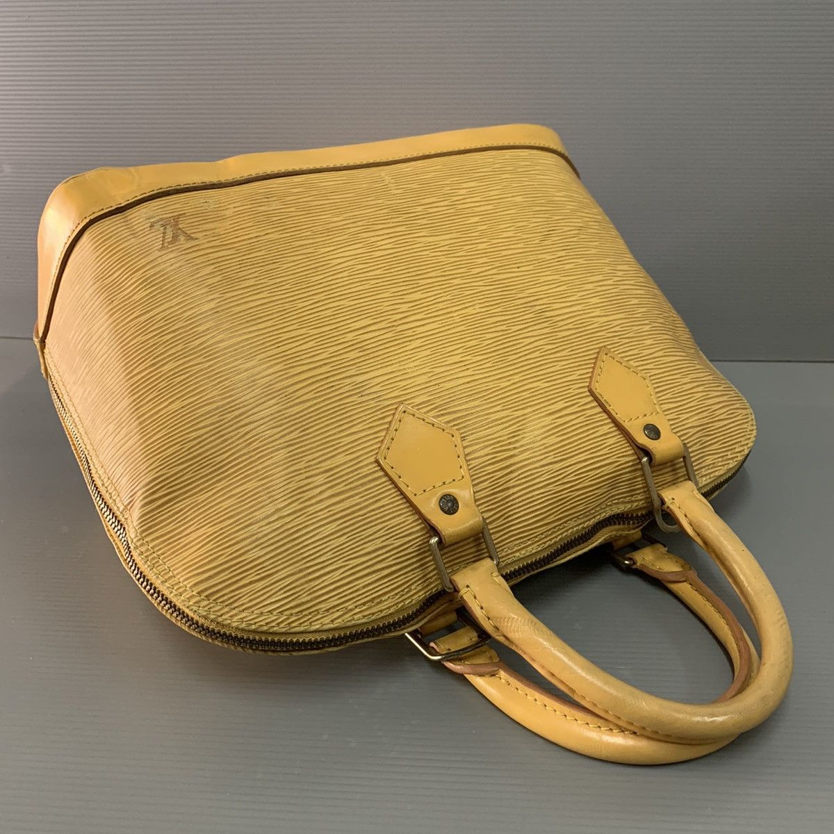 Louis Vuitton Louis Vuitton Epi Leather Alma Size ONE SIZE - 10 Thumbnail