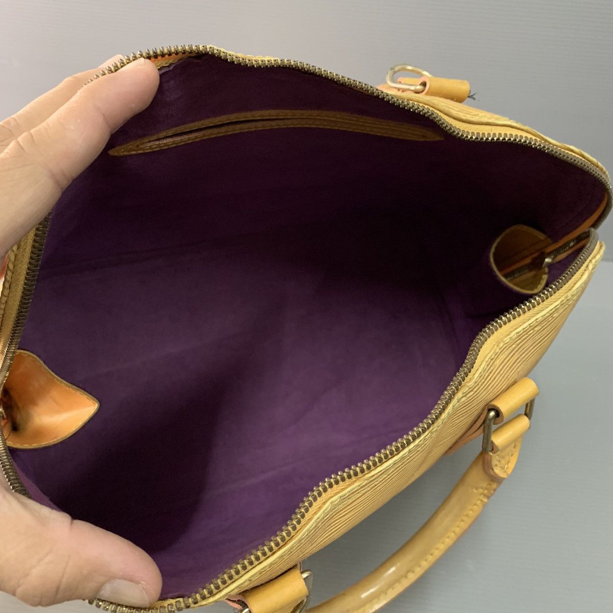 Louis Vuitton Louis Vuitton Epi Leather Alma Size ONE SIZE - 13 Thumbnail