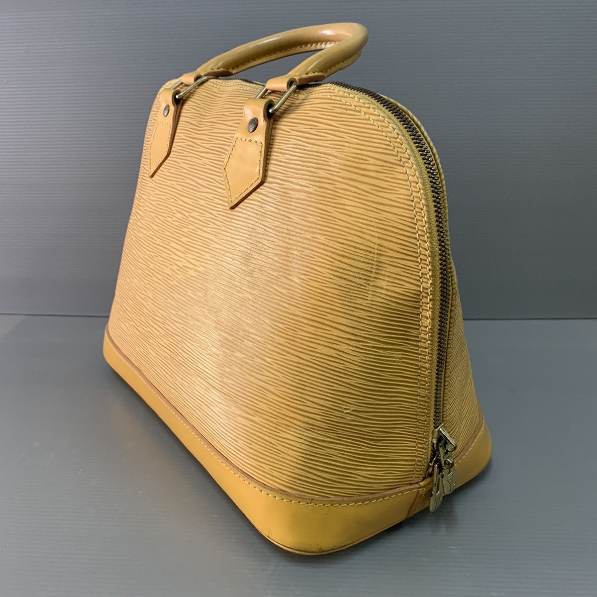 Louis Vuitton Louis Vuitton Epi Leather Alma Size ONE SIZE - 5 Thumbnail