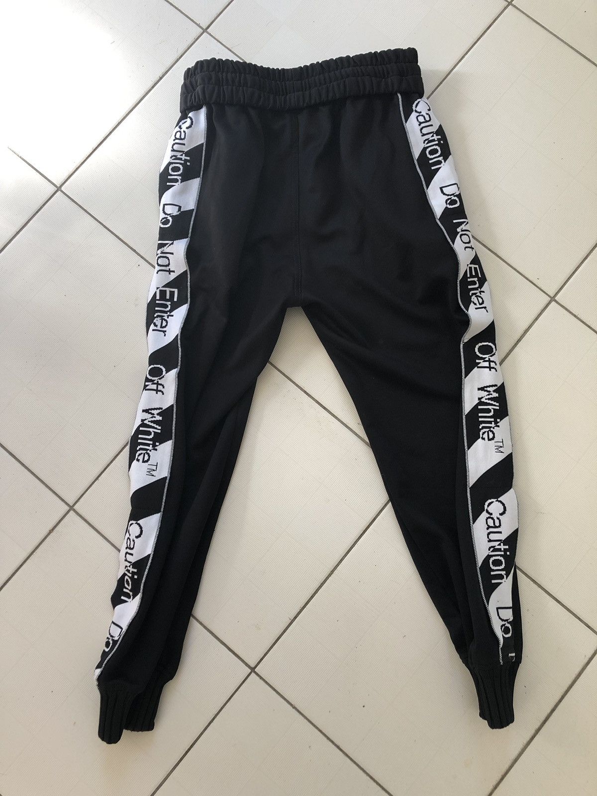 Off-White RARE CAUTION DO NOT ENTER Black Side Jogger Sweatpants Size US 30 / EU 46 - 1 Thumbnail