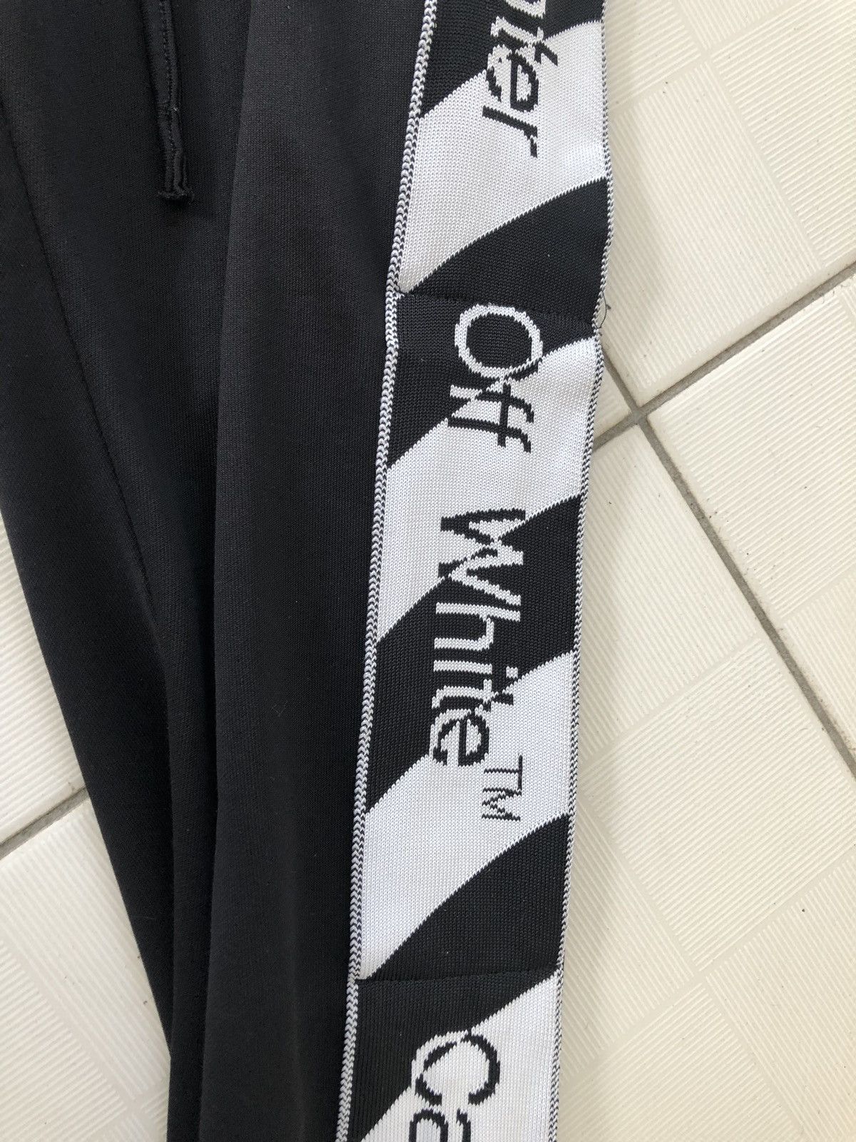 Off-White RARE CAUTION DO NOT ENTER Black Side Jogger Sweatpants Size US 30 / EU 46 - 4 Thumbnail