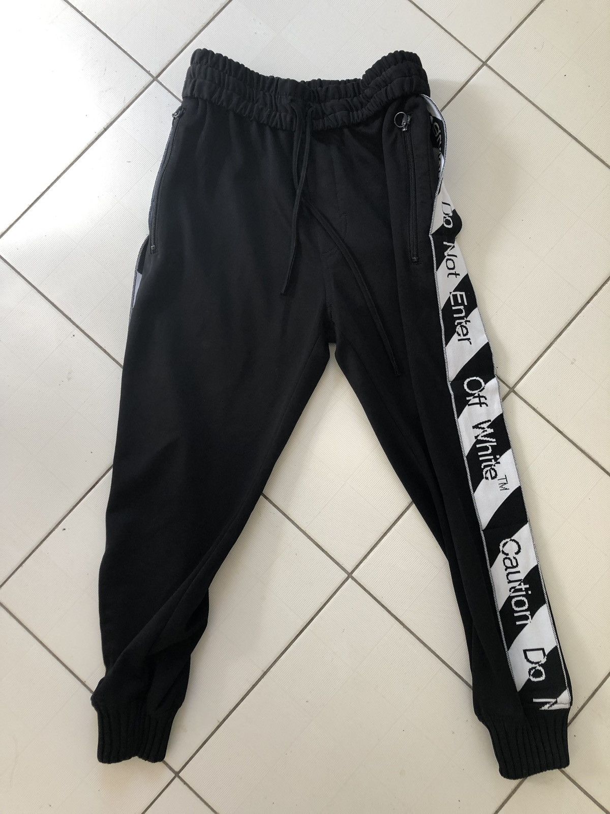Off-White RARE CAUTION DO NOT ENTER Black Side Jogger Sweatpants Size US 30 / EU 46 - 2 Thumbnail