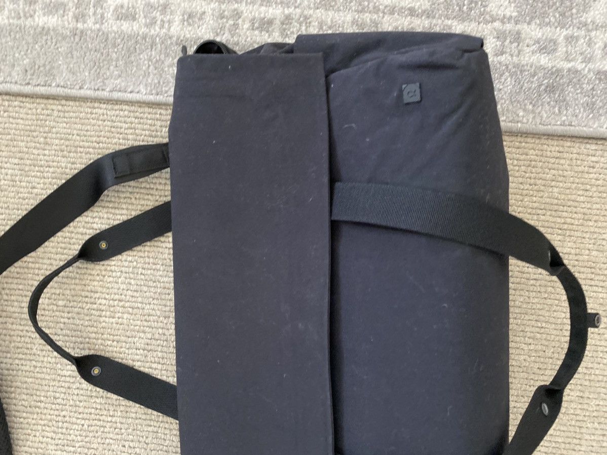 2024 NWOT lululemon duffle embark messenger bag