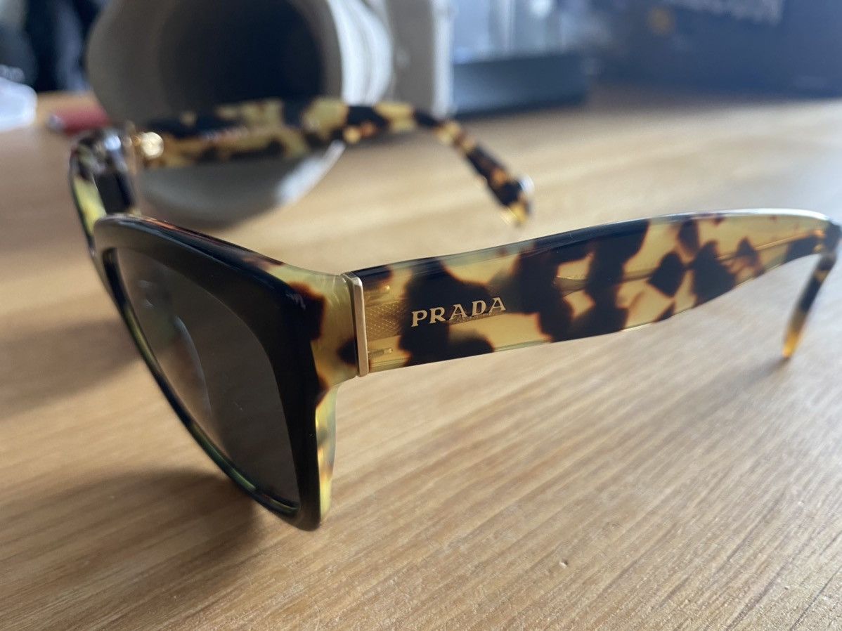 Prada Prada Sunglasses SPR 07P 56 18 Grailed