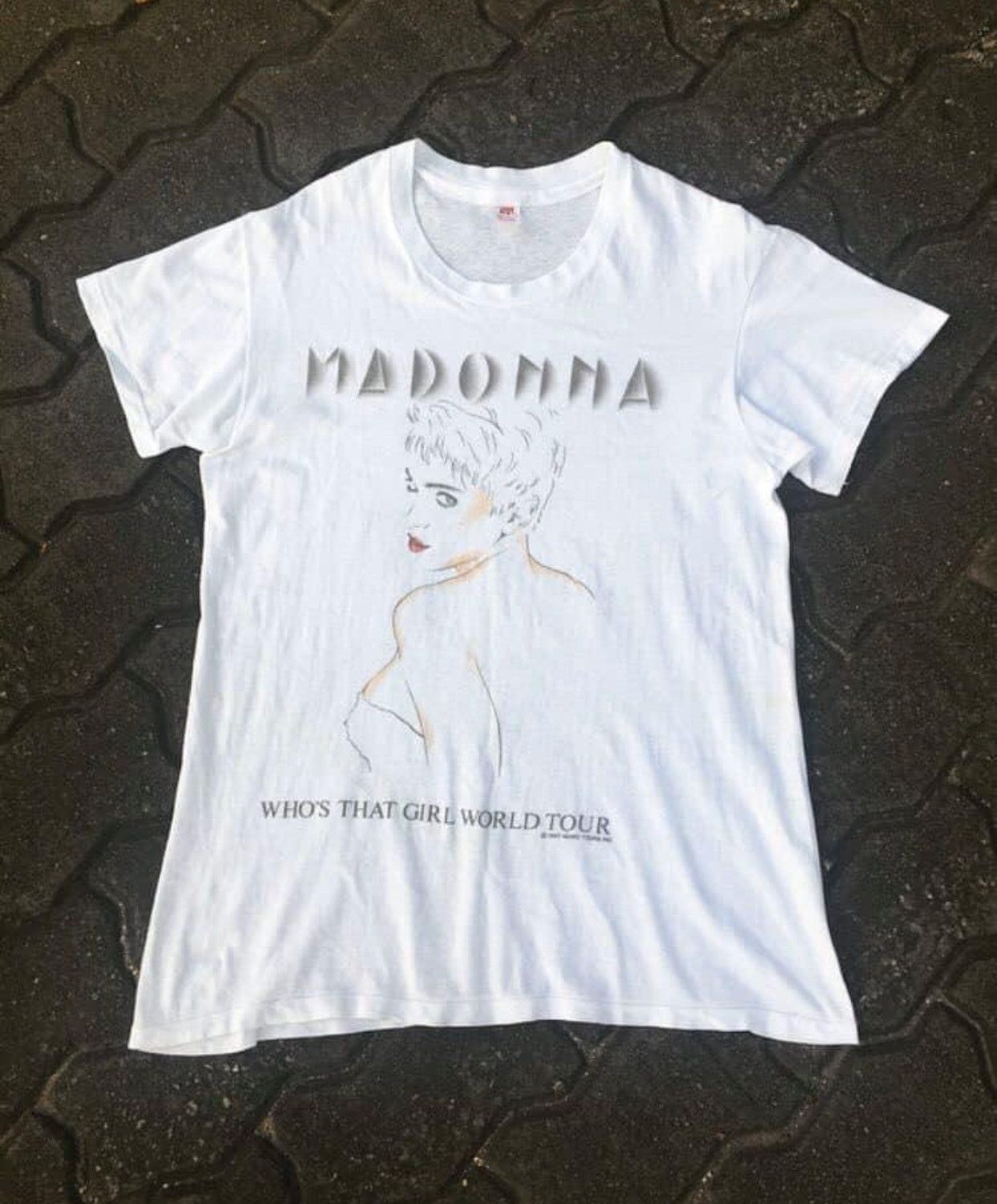 Band Tees Rare design Vintage 80s Madonna Tshirt Size US M / EU 48-50 / 2 - 1 Thumbnail