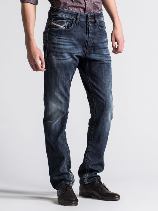 DIESEL Men's Braddom 0823Z Regular Slim-Carrot Jeans Denim