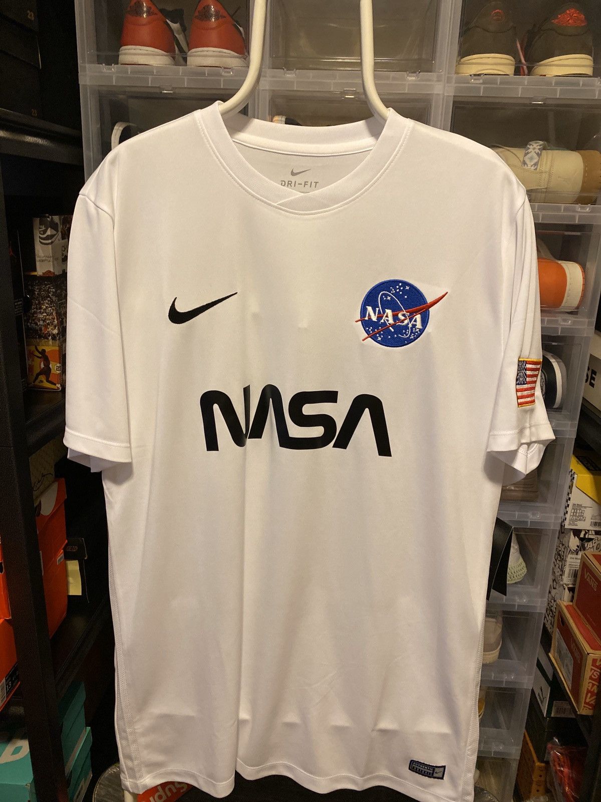 Nasa t shirt nike online