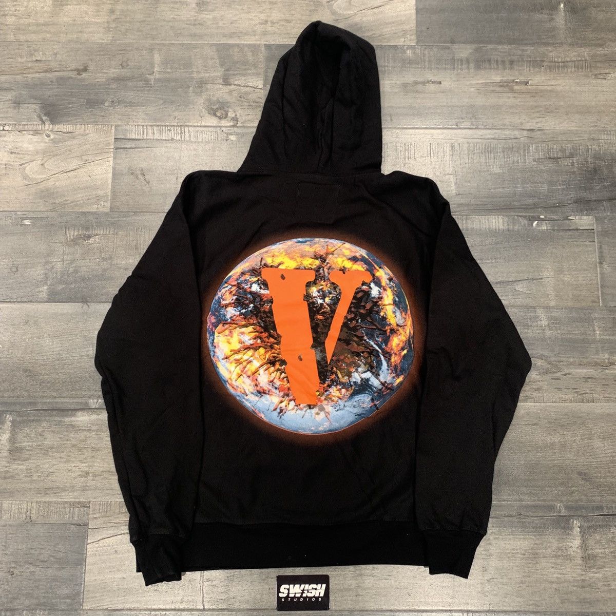 Vlone Vlone x Juice Wrld Planet Hoodie Size US M / EU 48-50 / 2 - 1 Thumbnail