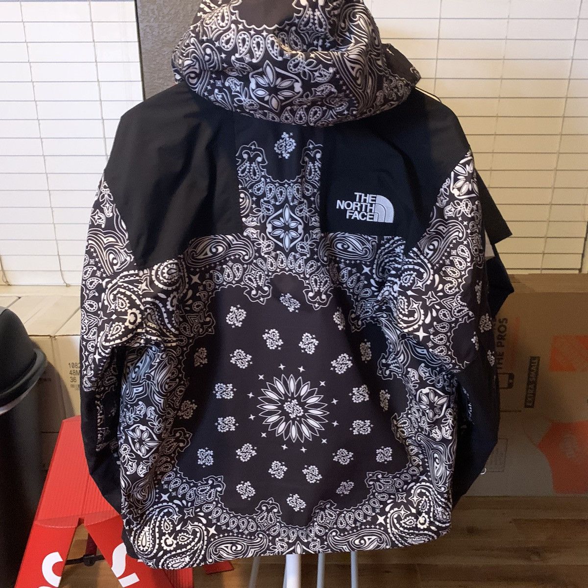Supreme The North Face Bandana Paisley Mountain Jacket Black