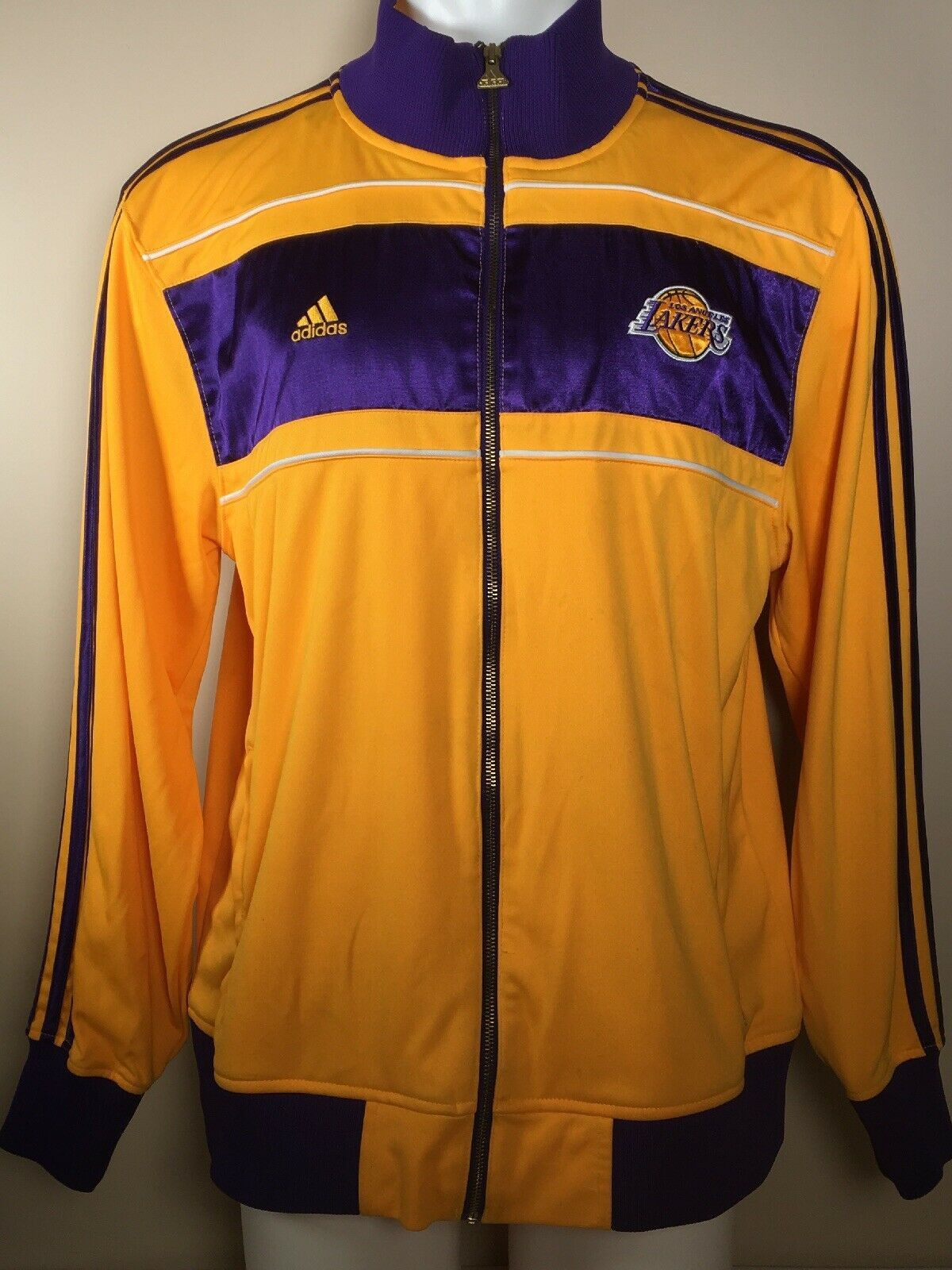 Lakers rain jacket deals