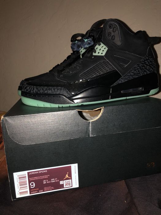 Jordan spizike hotsell green glow