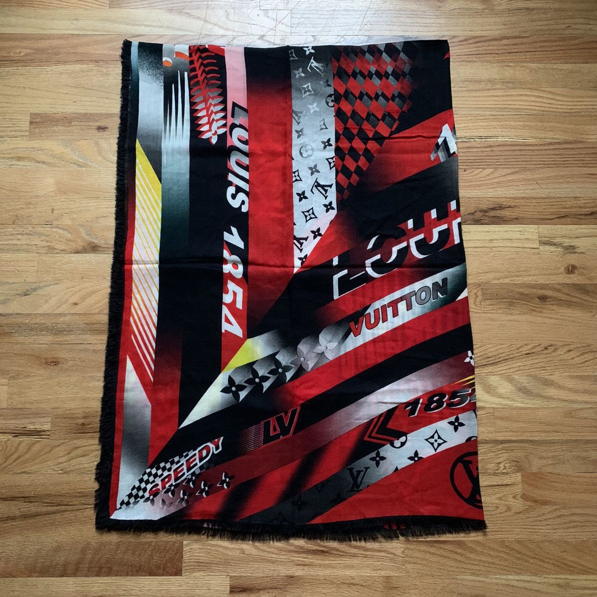 Louis Vuitton 2017 Cruise Speedy Race Print Big Scarf Size ONE SIZE - 1 Thumbnail