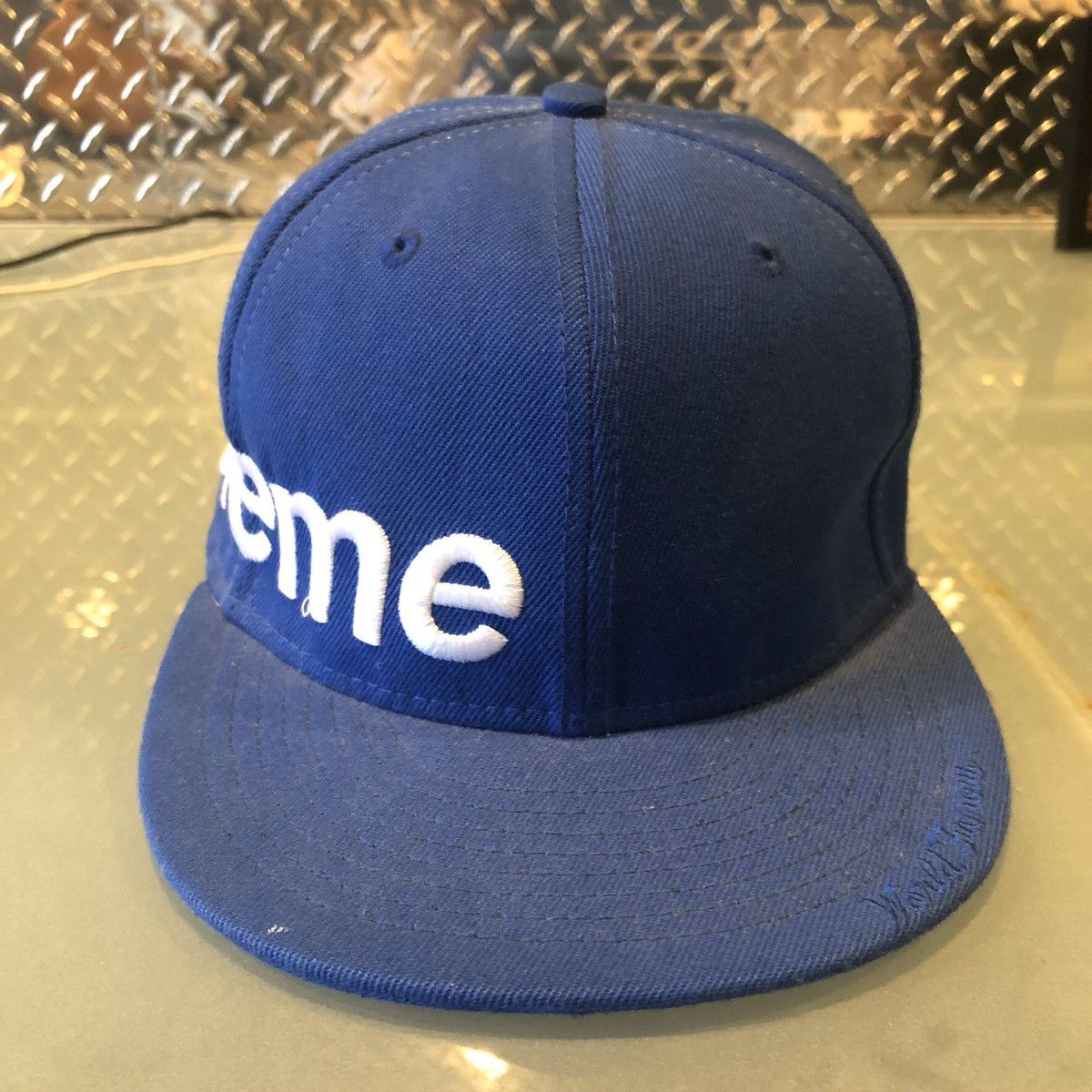 Supreme Supreme New Era Fitted Logo Hat Vintage Size ONE SIZE - 2 Preview