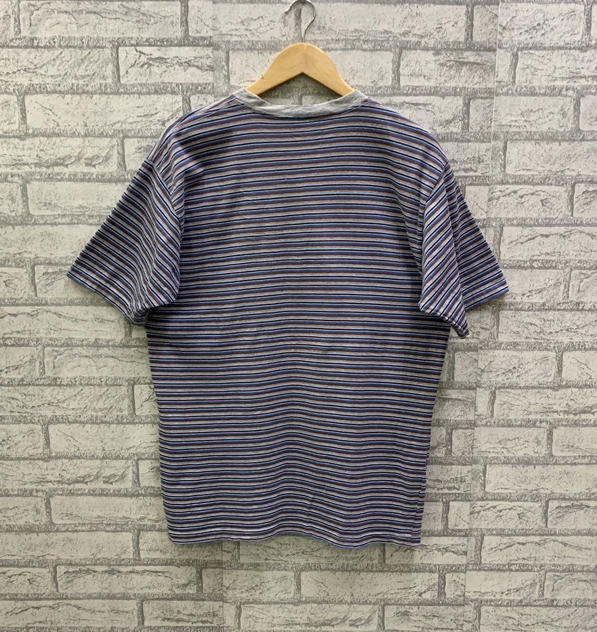 Vintage Vintage 90s Robert August Surfboards T-shirts Striped Size US L / EU 52-54 / 3 - 2 Thumbnail