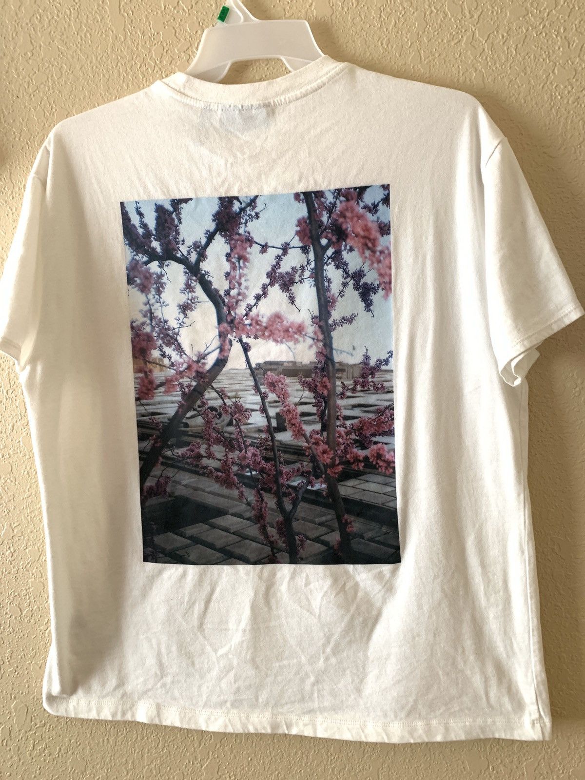 FOG × Fear of God Essentials Cherry Blossom FOG Size US S / EU 44-46 / 1 - 2 Thumbnail
