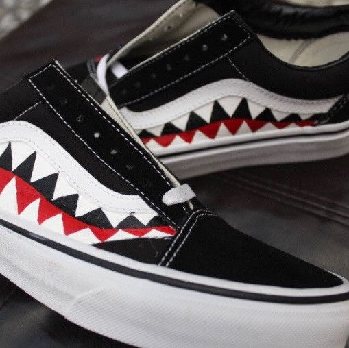 Vans old cheap skool shark teeth