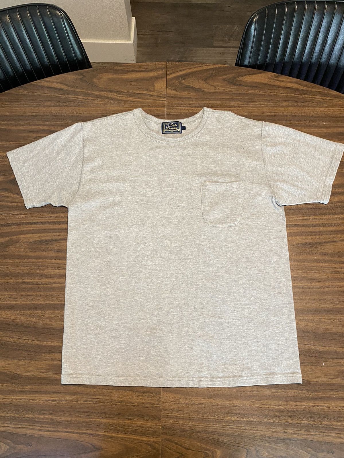 STUDIO D'ARTISAN SUVIN GOLD TEE mock grey