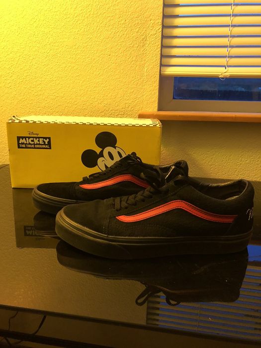 Disney x vans on sale old skool mickey