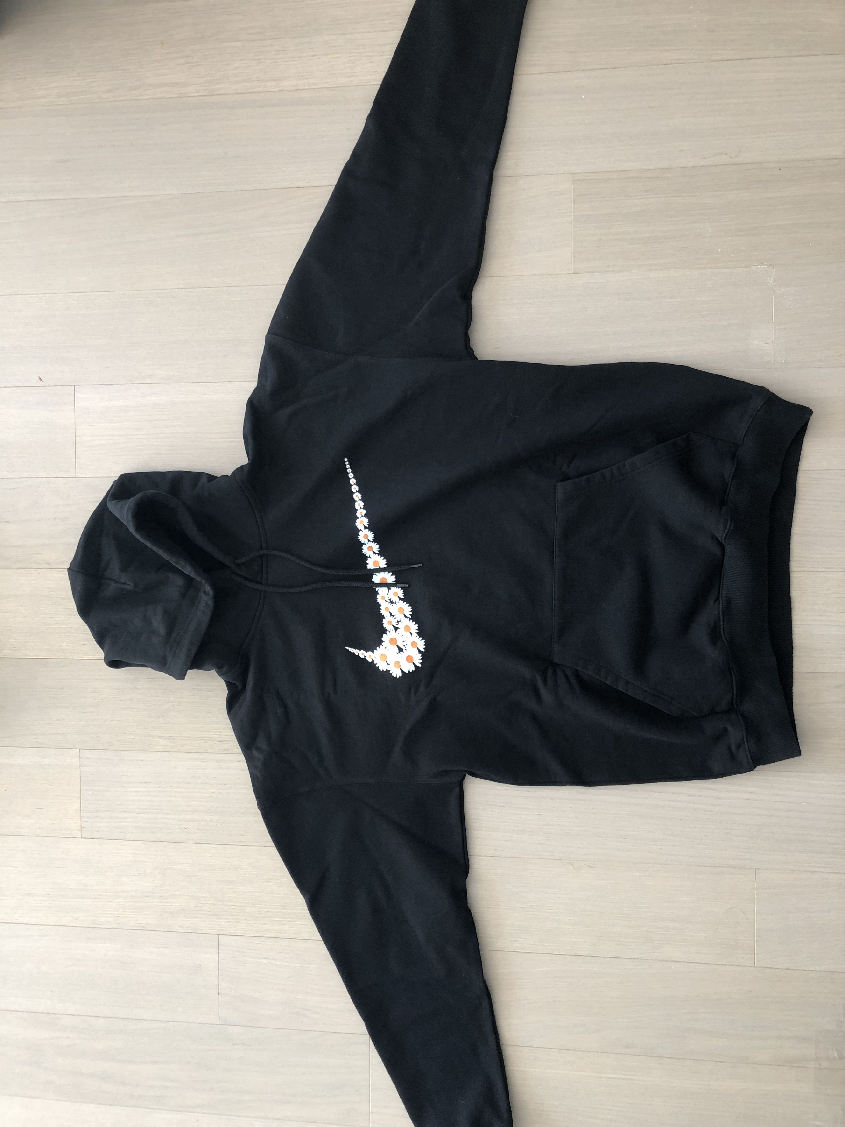 paranoise swoosh tee