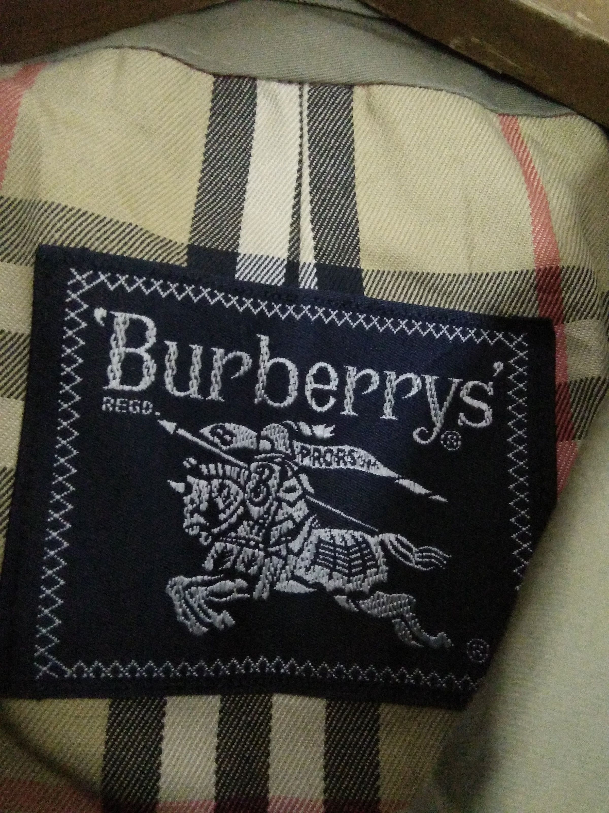 Burberry BURBERRY NOVA CHECK TRENCH COAT (A331) Size US M / EU 48-50 / 2 - 4 Thumbnail