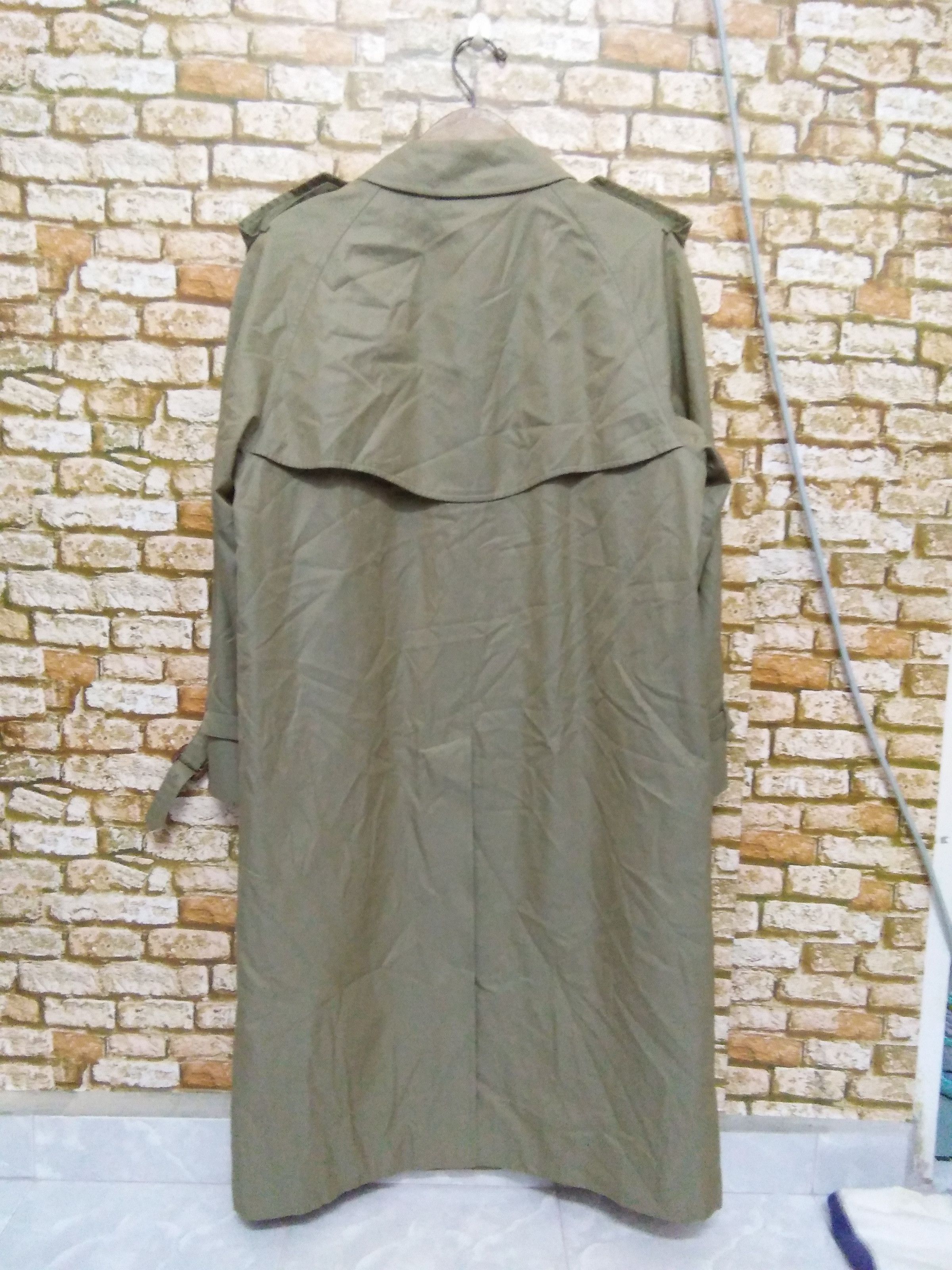 Burberry BURBERRY NOVA CHECK TRENCH COAT (A331) Size US M / EU 48-50 / 2 - 3 Thumbnail
