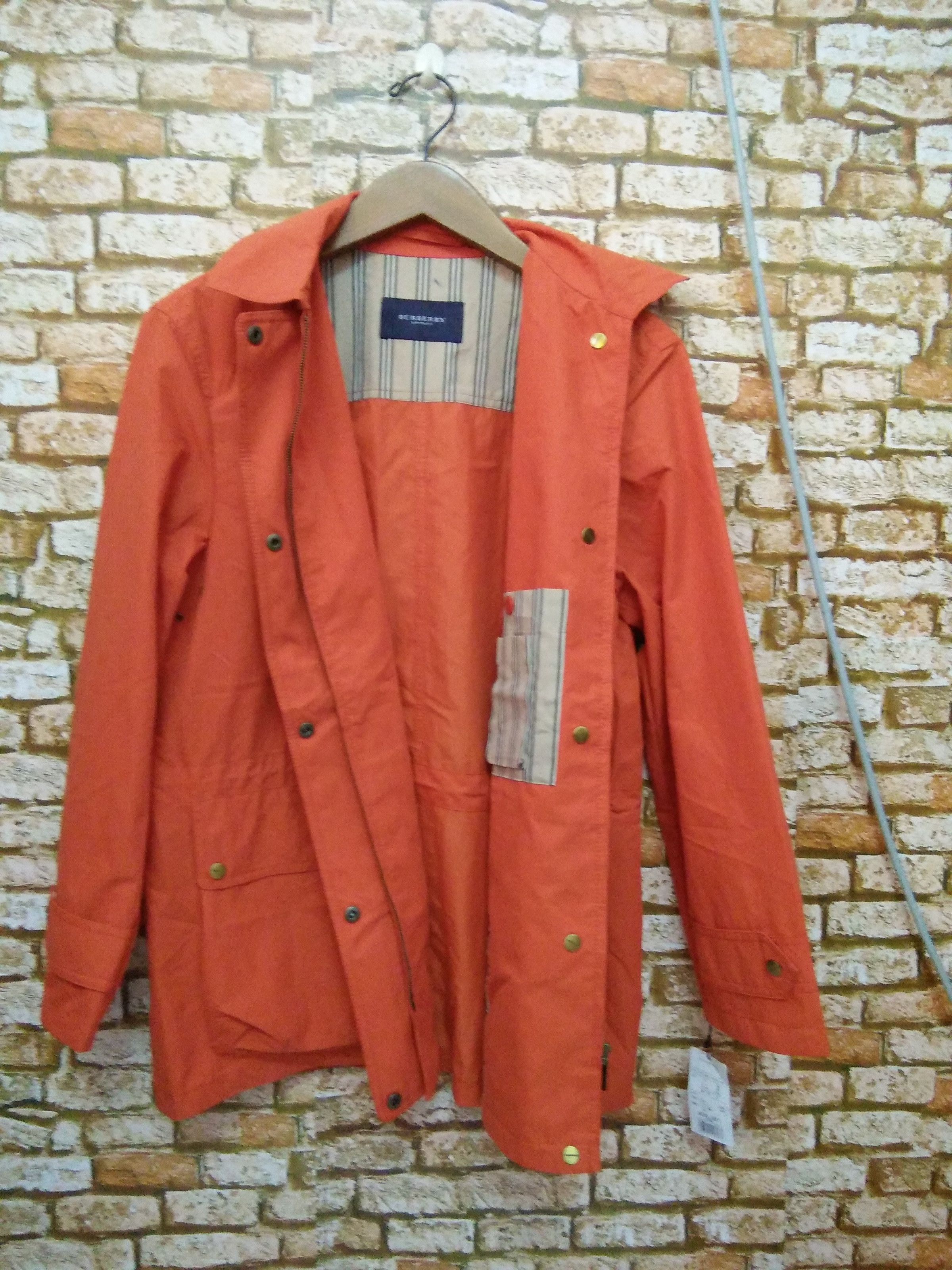 Burberry BURBERRY NOVA CHECK ORANGE JACKET PIT 21 LENGTH 29 (A585) Size US M / EU 48-50 / 2 - 1 Thumbnail