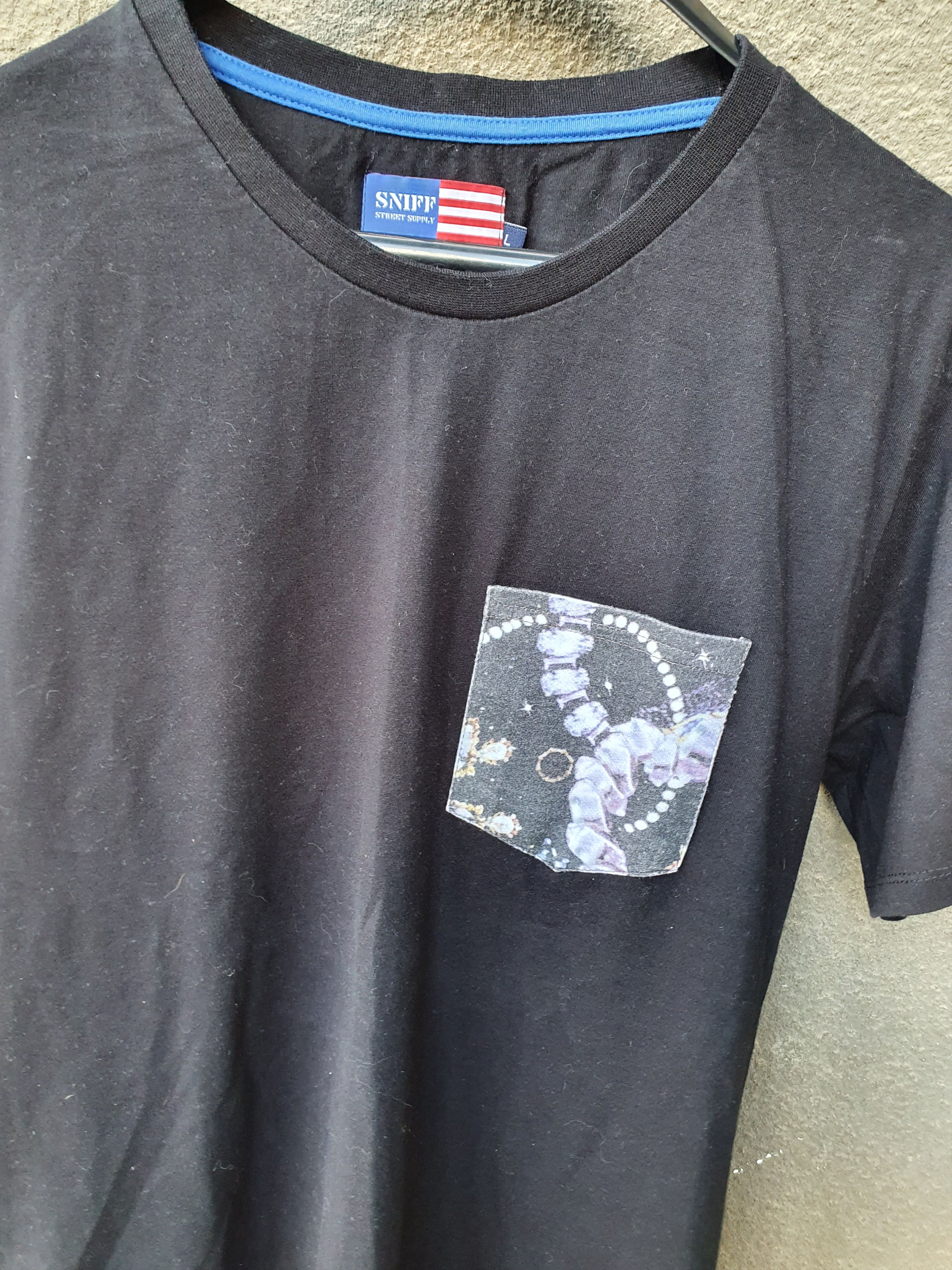 Other Sniff Street Supply front pocket SWAG t-shirt,size L Size US L / EU 52-54 / 3 - 9 Thumbnail