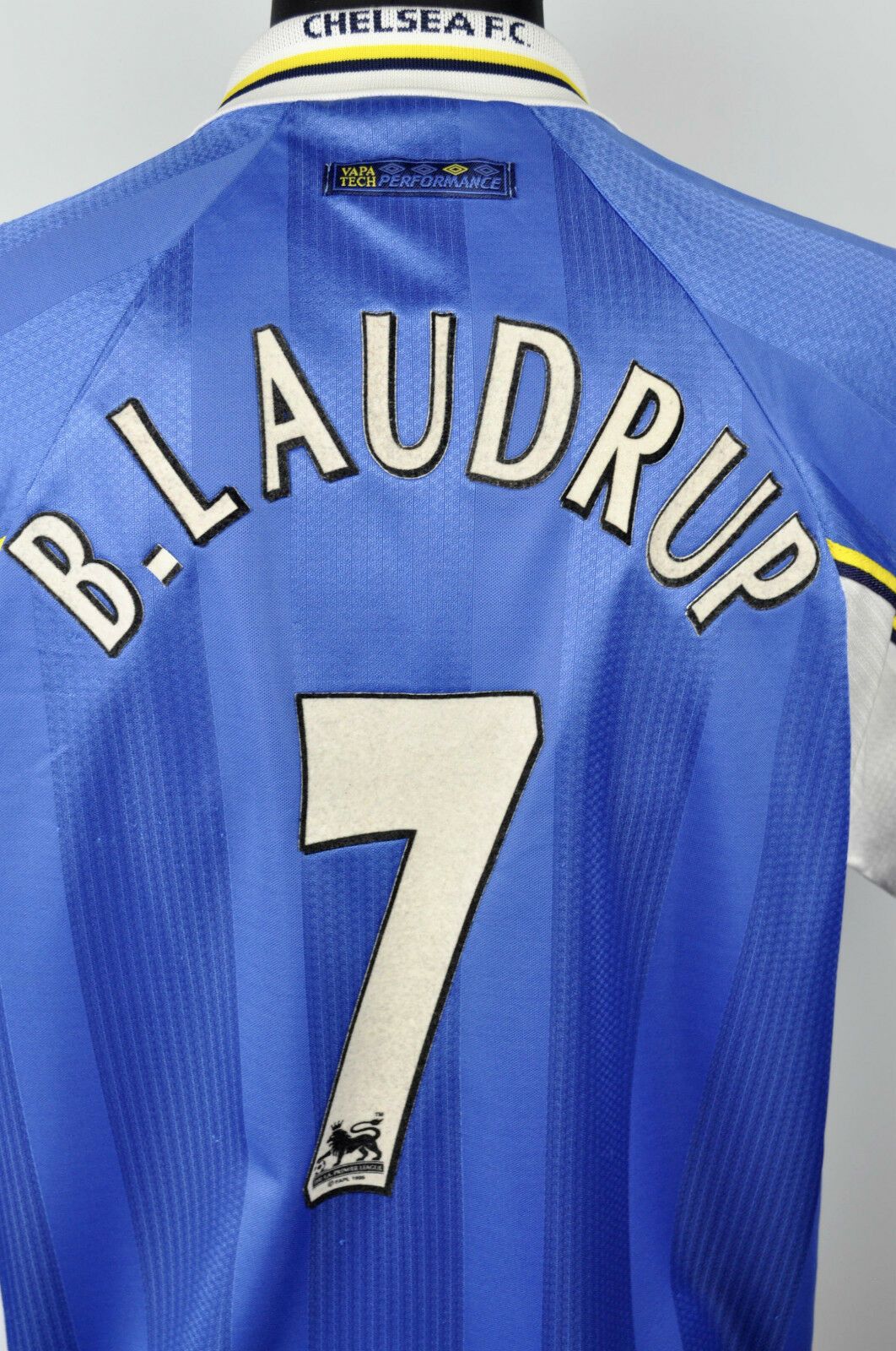 Soccer Jersey × Umbro × Vintage FC CHELSEA LAUDRUP #7 Home