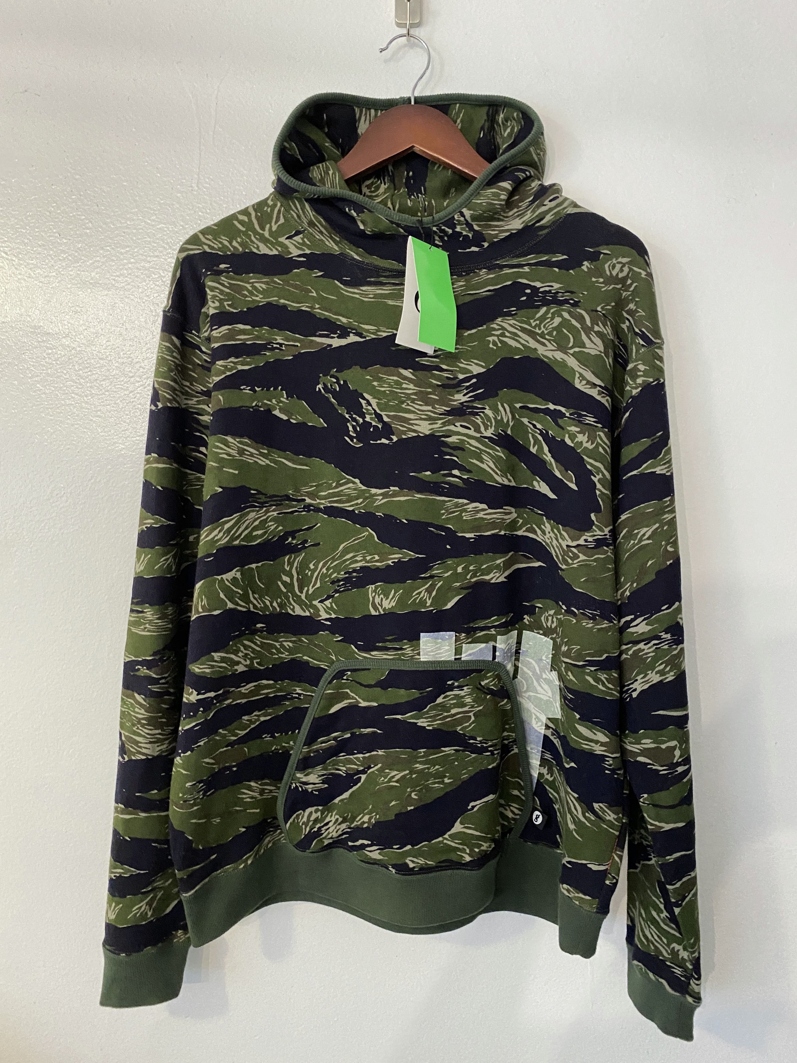 GOODENOUGH Goodenough x Undefeated Tiger Camo Hoodie Size US M / EU 48-50 / 2 - 1 Thumbnail