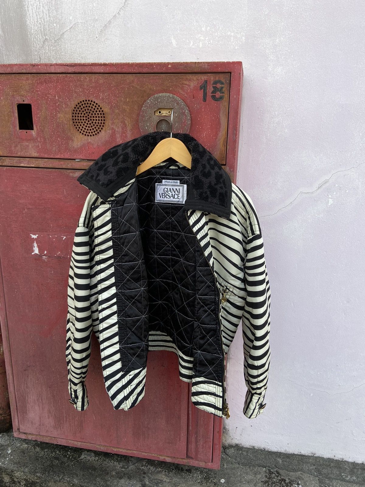 Versace Vintage Gianni Versace Zebra Printed Jacket Size US M / EU 48-50 / 2 - 3 Thumbnail