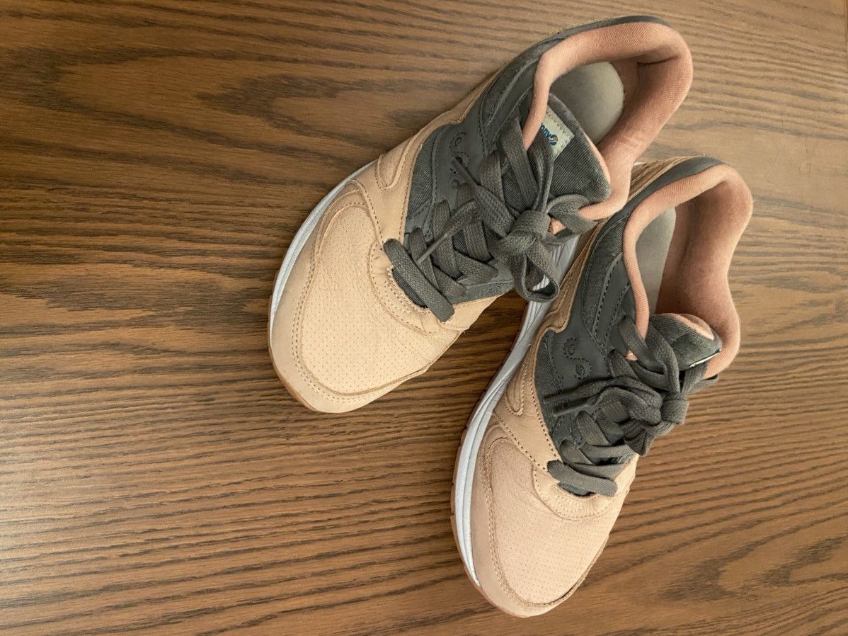 Saucony Saucony Grid 8000 Salmon / Charcoal Size US 9.5 / EU 42-43 - 2 Thumbnail