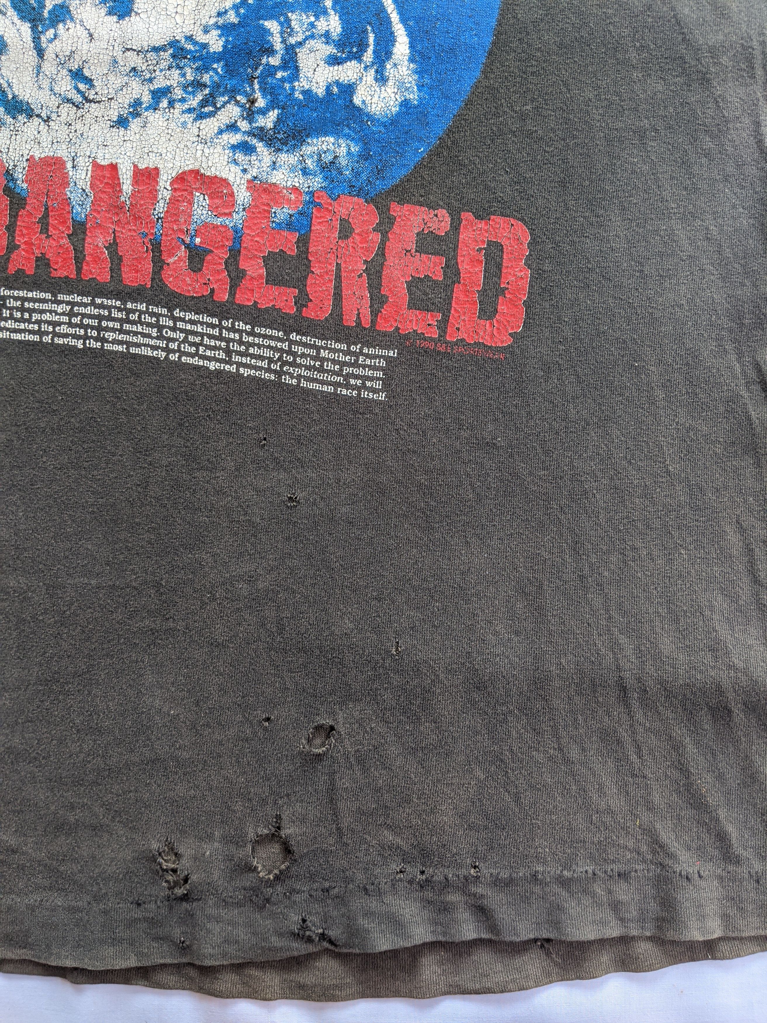 Vintage Vintage 90s distressed movie Endangered Size US M / EU 48-50 / 2 - 3 Thumbnail