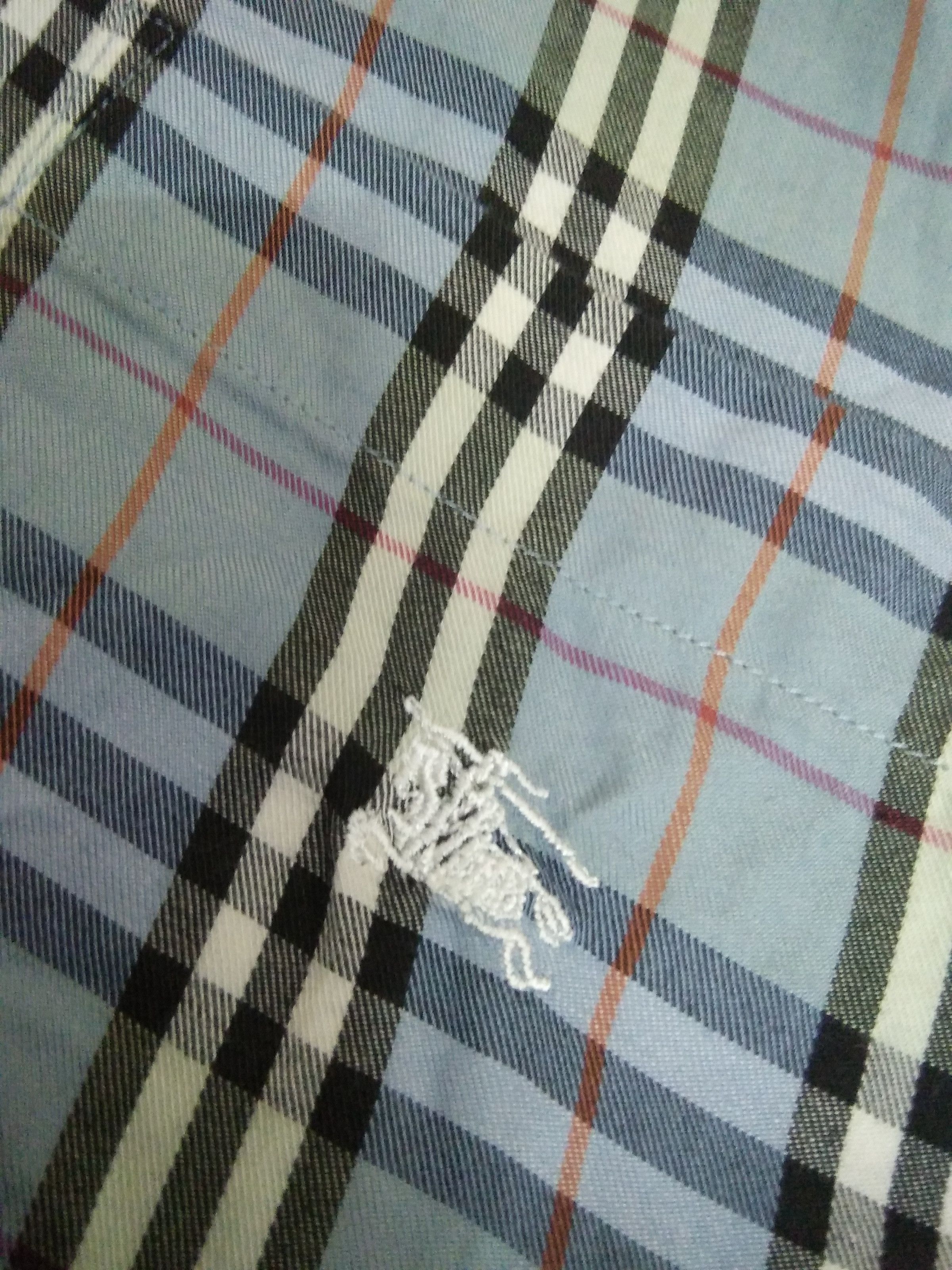 Burberry BURBERRY NOVA CHECK SHIRT BUTTON (A544) Size US M / EU 48-50 / 2 - 3 Thumbnail