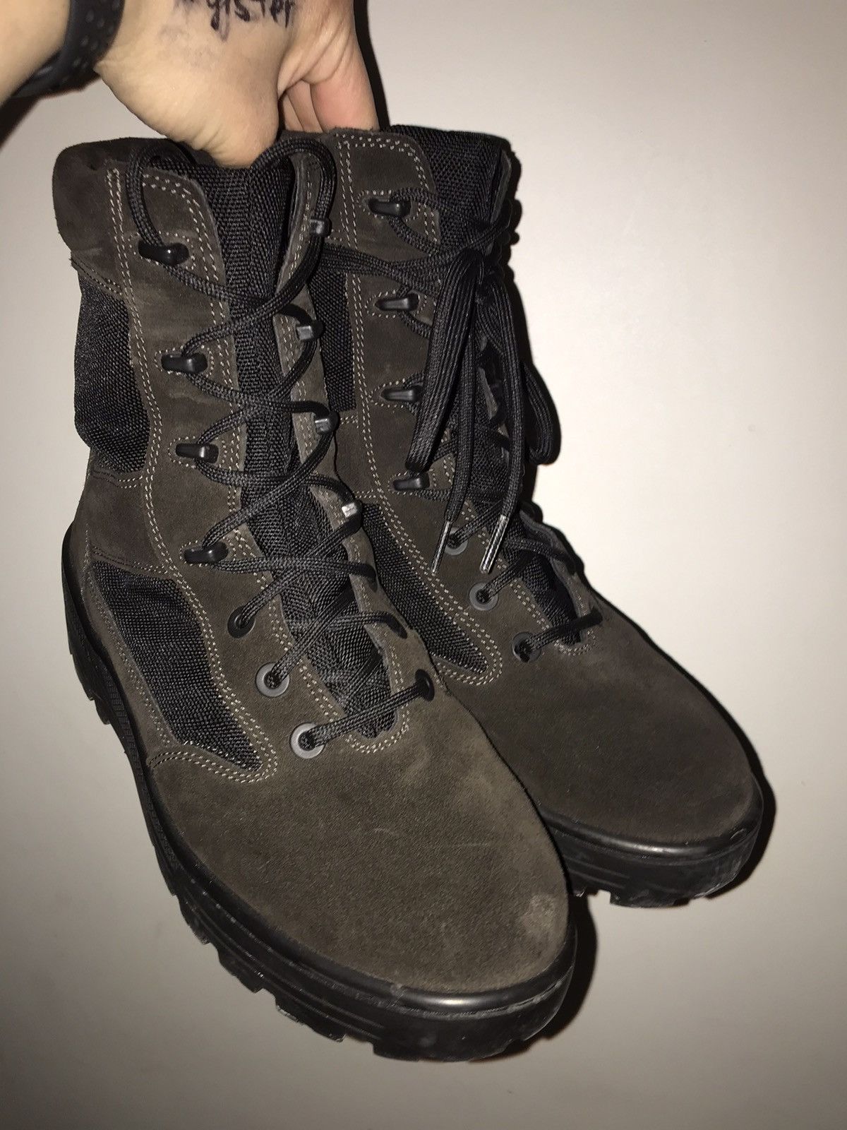 Yeezy combat boot oil hotsell