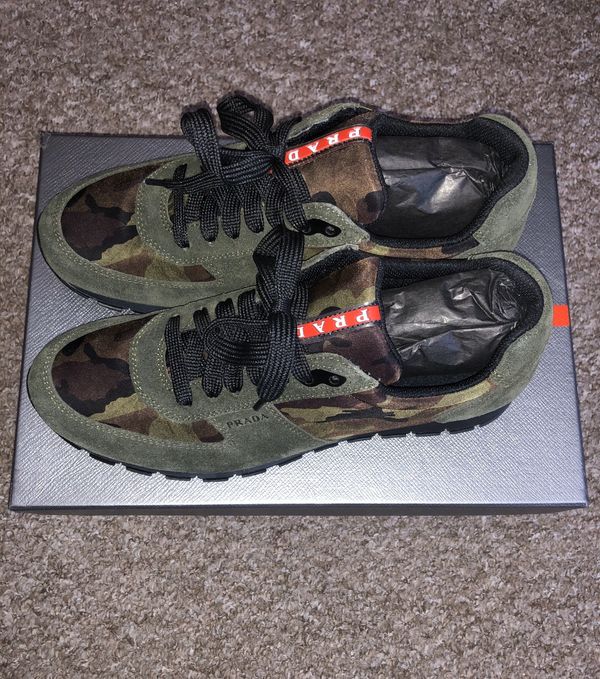 Prada runners camo on sale grey