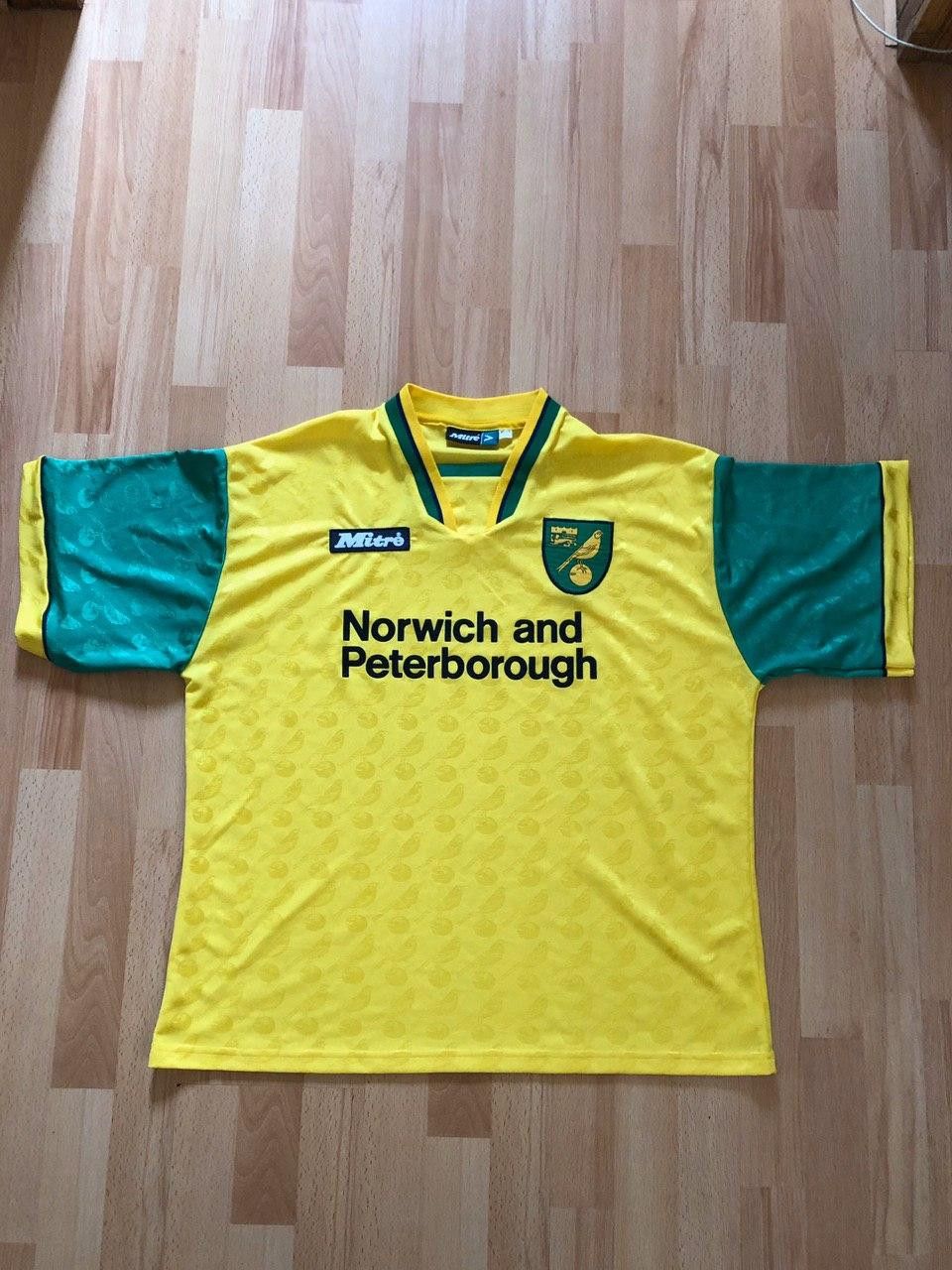 FCC : Norwich City - écharpe de football - casquette plate de