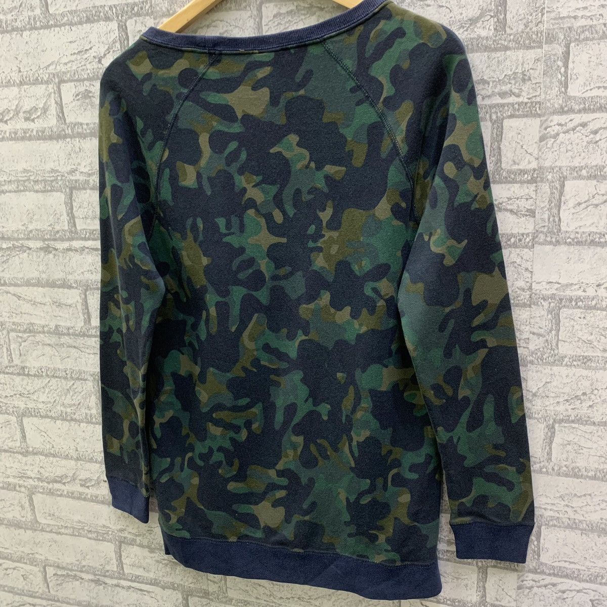 Nike Nike Swoosh Camo Sweatshirts For Women Size S / US 4 / IT 40 - 6 Thumbnail