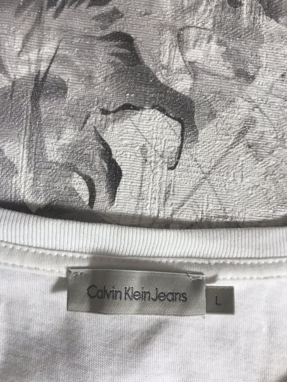 Calvin Klein CALVIN KLEIN BIG LOGO SPELL OUT TEE Size US L / EU 52-54 / 3 - 5 Thumbnail