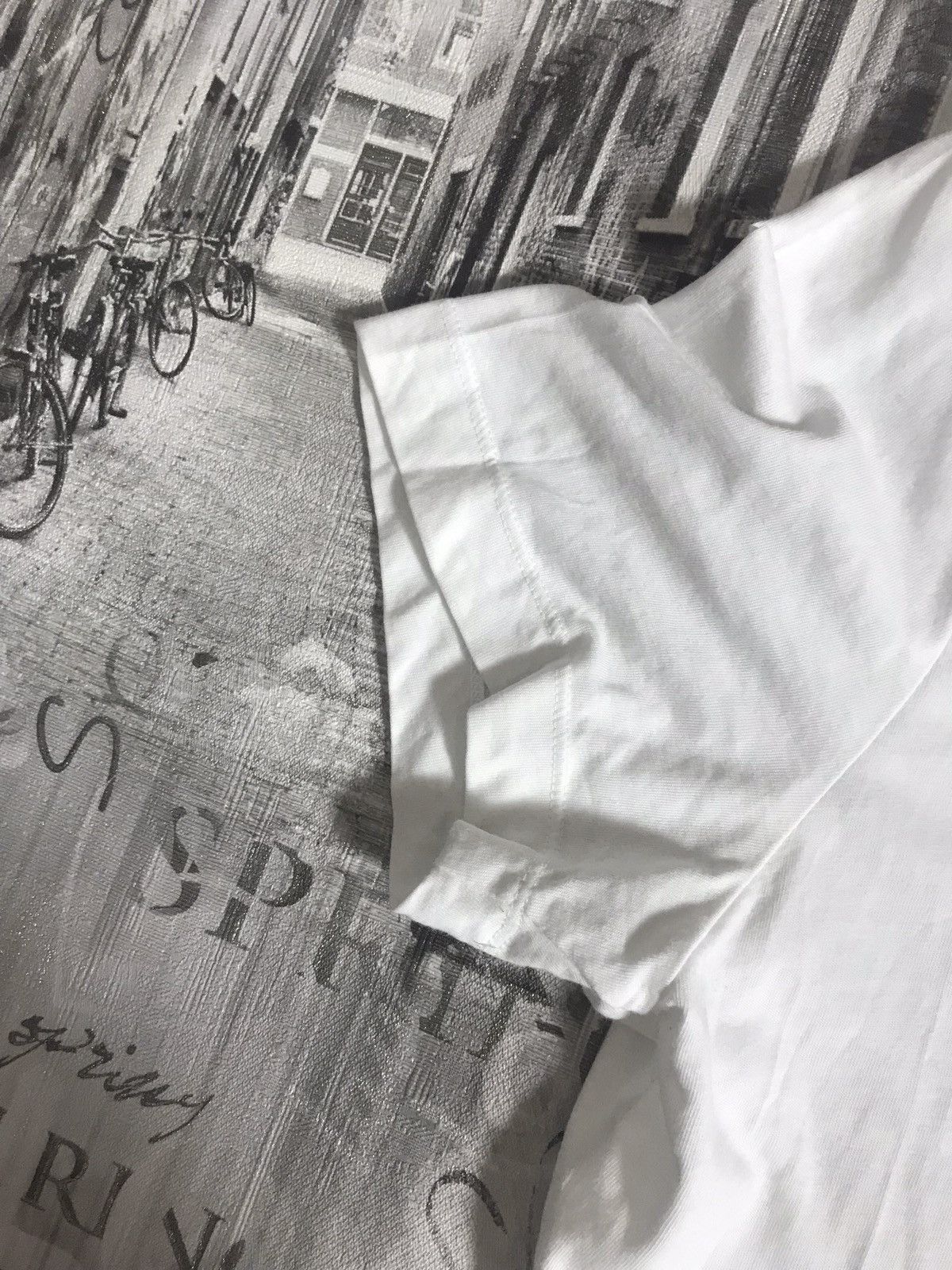 Calvin Klein CALVIN KLEIN BIG LOGO SPELL OUT TEE Size US L / EU 52-54 / 3 - 6 Thumbnail