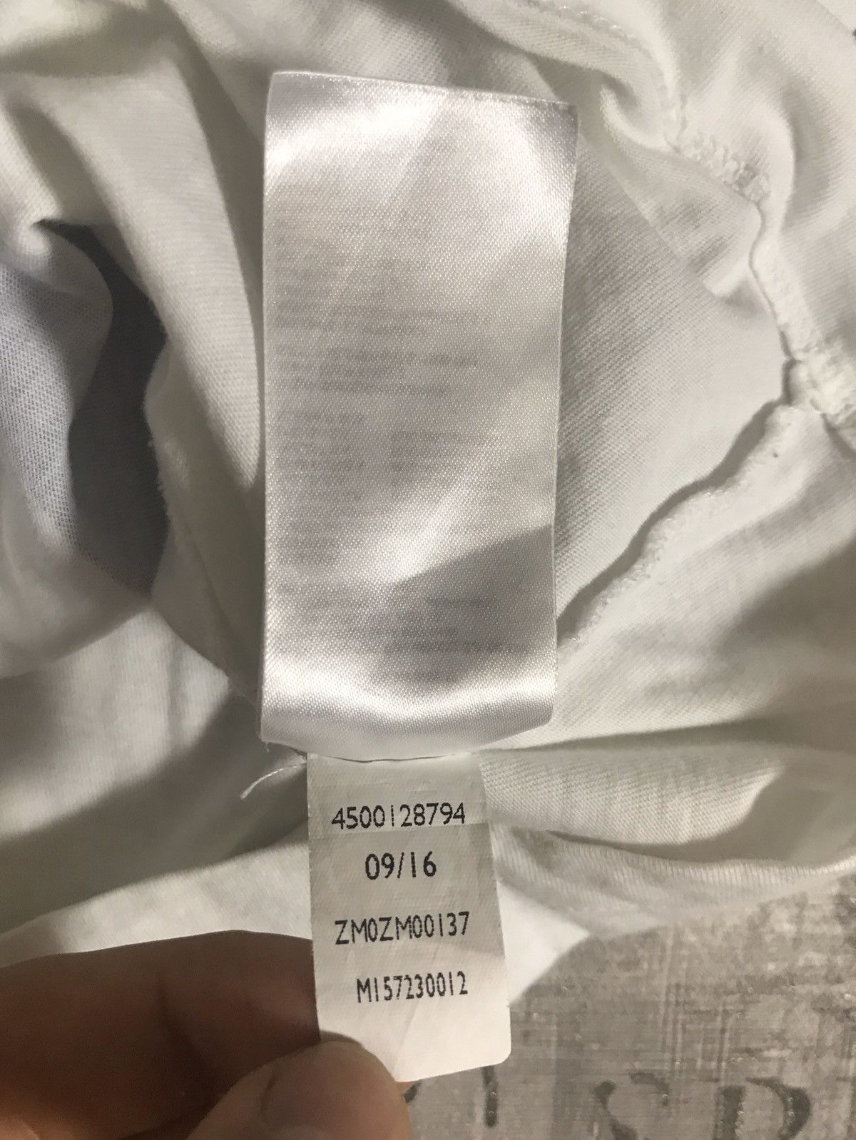 Calvin Klein CALVIN KLEIN BIG LOGO SPELL OUT TEE Size US L / EU 52-54 / 3 - 7 Thumbnail
