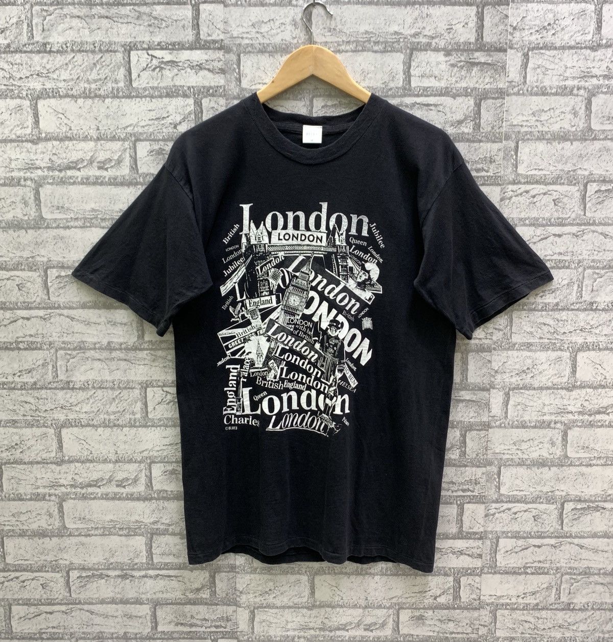 Vintage Vintage 90s Charles Queen London T-shirts Size US M / EU 48-50 / 2 - 1 Thumbnail