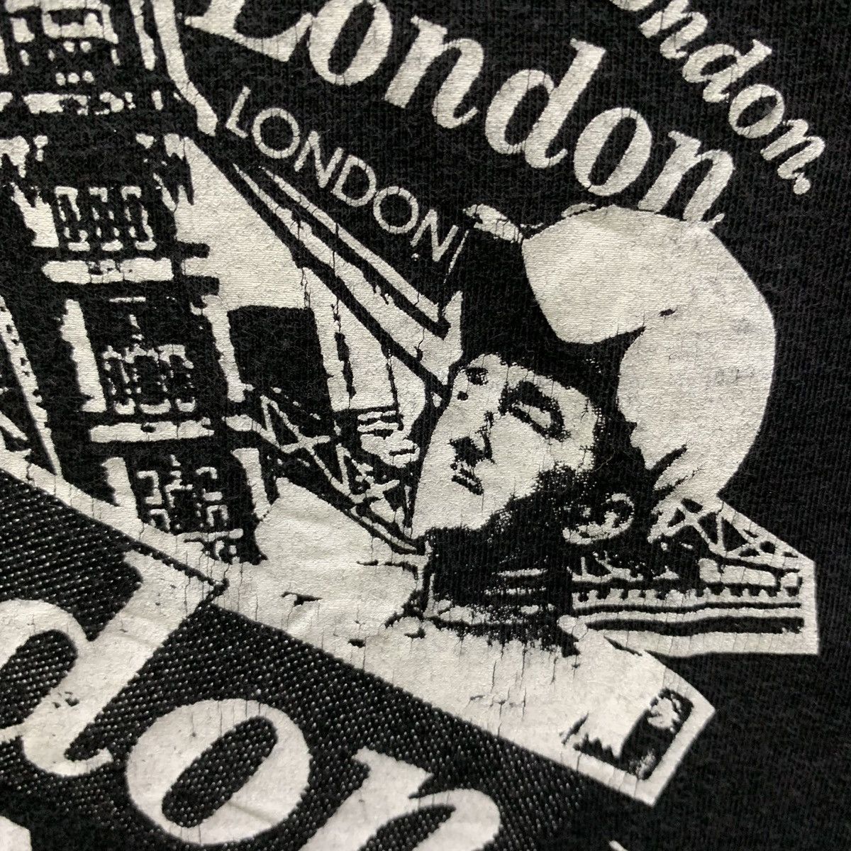 Vintage Vintage 90s Charles Queen London T-shirts Size US M / EU 48-50 / 2 - 9 Thumbnail