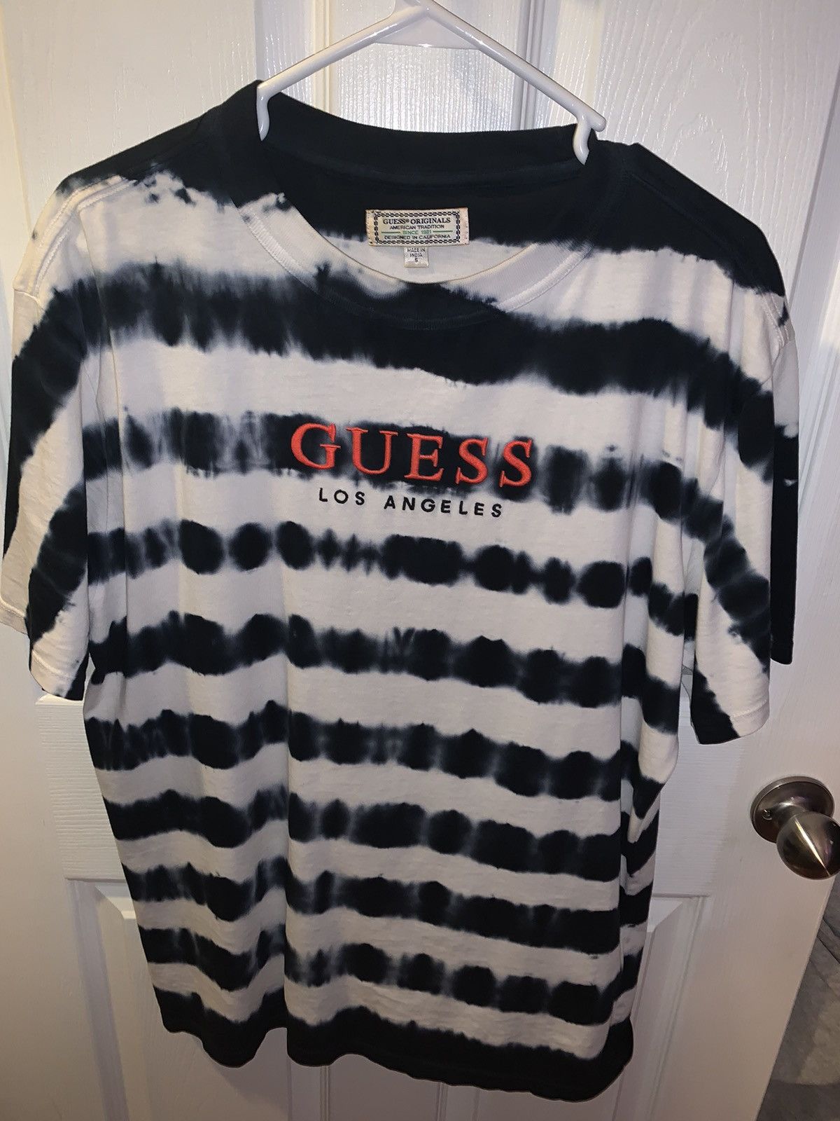 Guess Guess Black and White Tie-Dye t shirt Size US S / EU 44-46 / 1 - 1 Thumbnail