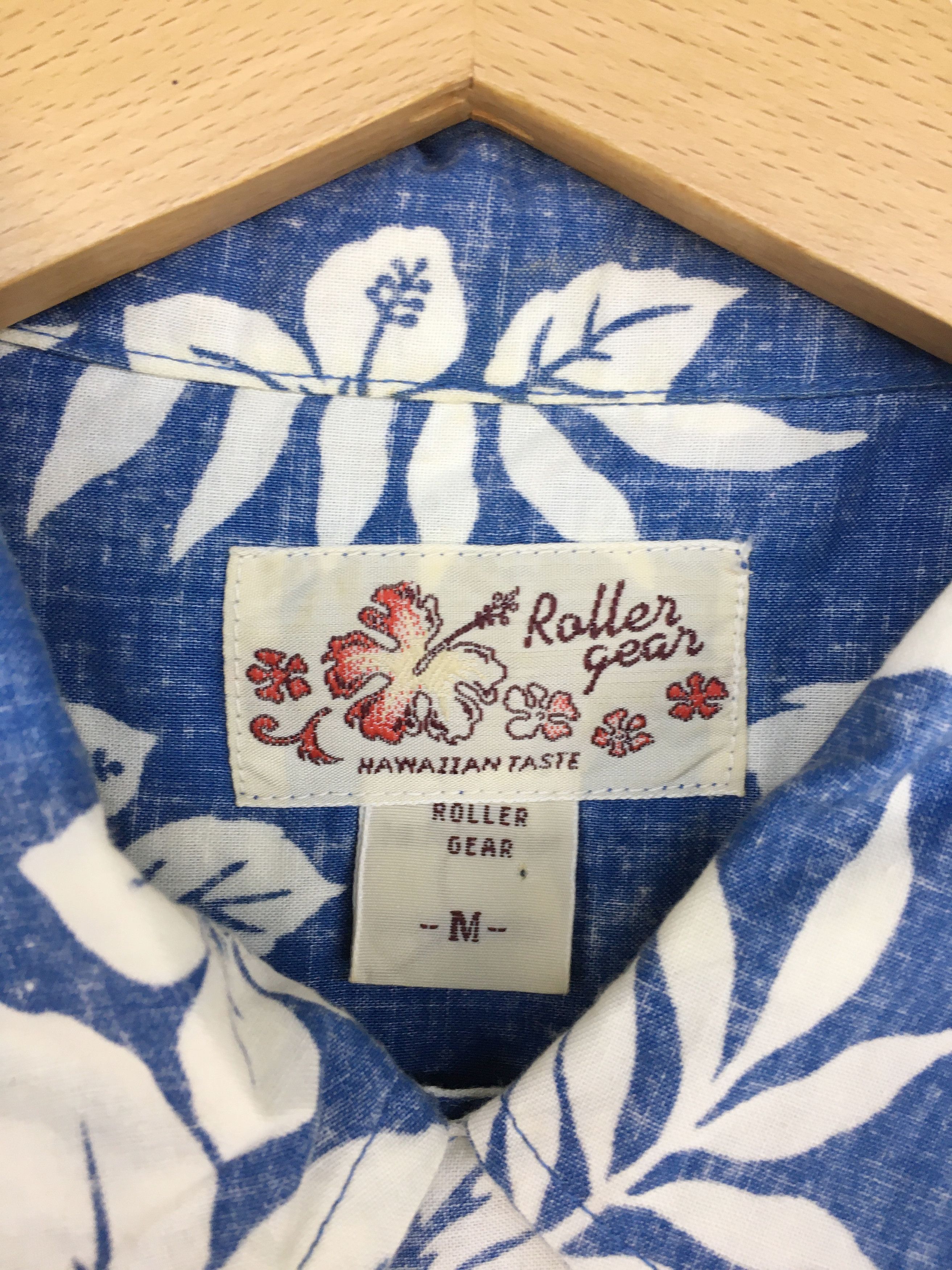 Vintage Vintage ROLLER GEAR Reverse Print Floral Hawaiian Shirt Size US M / EU 48-50 / 2 - 7 Thumbnail