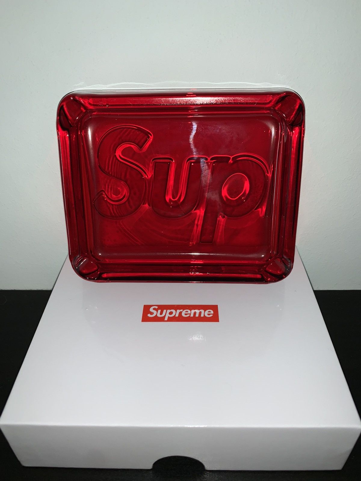 Supreme Debossed Glass Ashtray RED 灰皿 - タバコグッズ